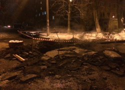 Учителям и ученикам школы №37 Таганрога надо обувать коньки или резиновые сапоги Учителям и ученикам школы №37 Таганрога надо обувать коньки или резиновые сапоги