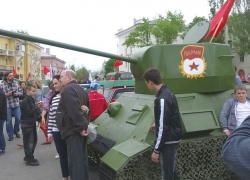 В Таганроге прошел смотр боевой техники, созданной руками умельцев В Таганроге прошел смотр боевой техники, созданной руками умельцев