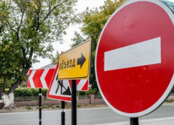 На улицах Фрунзе и Ейской в Таганроге продлится ограничение движения На улицах Фрунзе и Ейской в Таганроге продлится ограничение движения