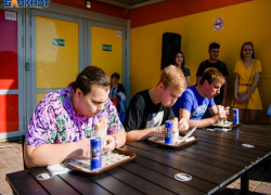 Быстро, вкусно и весело: в Таганроге прошел чемпионат по поеданию шаурмы Быстро, вкусно и весело: в Таганроге прошел чемпионат по поеданию шаурмы