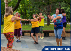 На танцевальном зумба-пикнике зажгли таганрожцы в эти выходные На танцевальном зумба-пикнике зажгли таганрожцы в эти выходные