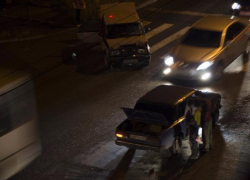 Два ребенка пострадали в ночном ДТП в Таганроге Два ребенка пострадали в ночном ДТП в Таганроге