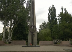 Календарь: 35 лет назад в Таганроге открыли мемориал металлургам, погибшим в годы ВОВ Календарь: 35 лет назад в Таганроге открыли мемориал металлургам, погибшим в годы ВОВ