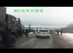 На You Tube появилось запись нашумевшего задержания "Камаза с ополченцами" на границе у Каменска-Шахтинского На You Tube появилось запись нашумевшего задержания "Камаза с ополченцами" на границе у Каменска-Шахтинского