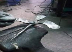 Таганрогский кузнец внесет свой вклад в мемориал памяти погибшим в теракте над Синайским полуостровом Таганрогский кузнец внесет свой вклад в мемориал памяти погибшим в теракте над Синайским полуостровом