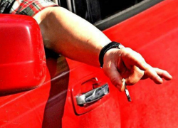 Медведев запретил выбрасывать окурки из окон поездов и автомобилей Медведев запретил выбрасывать окурки из окон поездов и автомобилей
