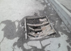 Дома Таганрога стоят в воде, а "Городское хозяйство" считает удовлетворительным состояние Дома Таганрога стоят в воде, а "Городское хозяйство" считает удовлетворительным состояние