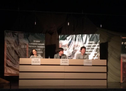 В Таганрог привезли спектакль о войне и анонсировали фильм В Таганрог привезли спектакль о войне и анонсировали фильм