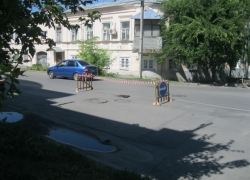 На улицах Таганрога появились новые провалы асфальта На улицах Таганрога появились новые провалы асфальта