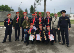 Допризывная таганрогская молодежь оказалась на высоте и утерла нос всем соперникам Допризывная таганрогская молодежь оказалась на высоте и утерла нос всем соперникам