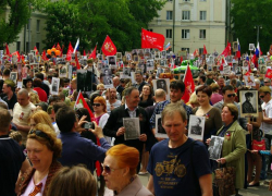 Шествие «Бессмертного полка» перенесут на осень? Шествие «Бессмертного полка» перенесут на осень?