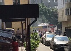 В Таганроге сгорела неудачно припаркованная иномарка В Таганроге сгорела неудачно припаркованная иномарка