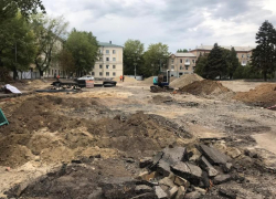 «Блокнот Таганрог» увидел, как продвигается стройка на Октябрьской площади «Блокнот Таганрог» увидел, как продвигается стройка на Октябрьской площади