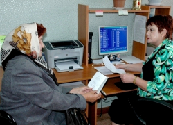 Десять таганрожцев, пострадавших от урагана, получили по 400 000 рублей Десять таганрожцев, пострадавших от урагана, получили по 400 000 рублей