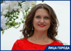 «Театр влияет на судьбы и заставляет задуматься», - актриса Людмила Илюхина «Театр влияет на судьбы и заставляет задуматься», - актриса Людмила Илюхина
