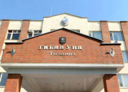 Молодая автоледи пострадала в ДТП на Петровской в Таганроге Молодая автоледи пострадала в ДТП на Петровской в Таганроге