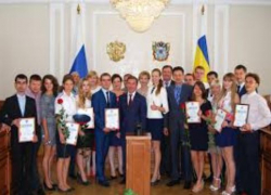 Таганрогский молодежный парламент попал в тройку лучших в Ростовской области Таганрогский молодежный парламент попал в тройку лучших в Ростовской области