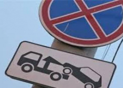 Таганрожцы за сутки поймали двух автоледи за «наглой» парковкой Таганрожцы за сутки поймали двух автоледи за «наглой» парковкой