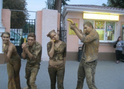 В День рождения Таганрога на улице можно было повстречать Чехова или Петра I В День рождения Таганрога на улице можно было повстречать Чехова или Петра I