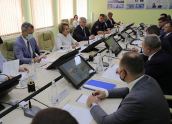 Валентина Матвиенко провела в Таганроге совещание, посвященное перспективам авиастроения Валентина Матвиенко провела в Таганроге совещание, посвященное перспективам авиастроения