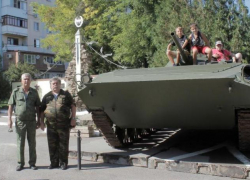 БМП-1 стала завершающим элементом памятника «Черный тюльпан» БМП-1 стала завершающим элементом памятника «Черный тюльпан»