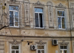 В Таганроге дом на Греческой,47 требует сохранности и бережного отношения В Таганроге дом на Греческой,47 требует сохранности и бережного отношения