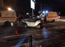Жестокая тройная авария на проклятом перекрестке отправила на больничные койки трех человек Жестокая тройная авария на проклятом перекрестке отправила на больничные койки трех человек