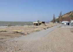 В Таганроге депутаты начали готовится к пляжному сезону В Таганроге депутаты начали готовится к пляжному сезону