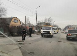 Таганрожцы бурно отреагировали на обмеряющих ямы сотрудников ГИБДД Таганрожцы бурно отреагировали на обмеряющих ямы сотрудников ГИБДД