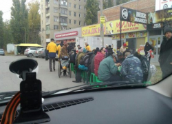 В Таганроге накормили бездомных В Таганроге накормили бездомных