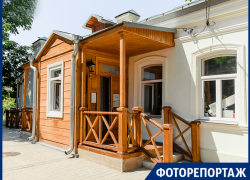 В этом доме проживал Антон Чехов, когда вся его семья уехала в Москву В этом доме проживал Антон Чехов, когда вся его семья уехала в Москву