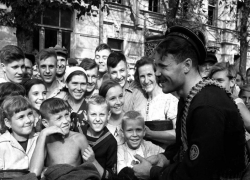 Календарь: 76 лет назад Москва салютовала освобождённому Таганрогу Календарь: 76 лет назад Москва салютовала освобождённому Таганрогу