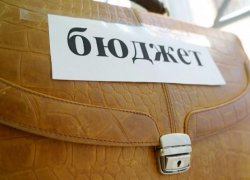 "Залатать дыры" в бюджете городская Дума Таганрога решила путем сдачи в аренду муниципальных земель "Залатать дыры" в бюджете городская Дума Таганрога решила путем сдачи в аренду муниципальных земель