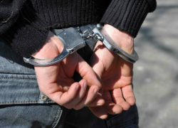 В Таганроге будут судить бывшего сотрудника полиции убившего жену и ранившего тестя В Таганроге будут судить бывшего сотрудника полиции убившего жену и ранившего тестя