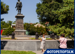 «Встретимся на Петре» - Комсомольский бульвар Таганрога место встреч и свадебных фотосессий «Встретимся на Петре» - Комсомольский бульвар Таганрога место встреч и свадебных фотосессий