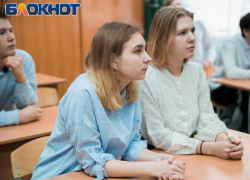 Подержать в руках историю удалось таганрогским школьникам Подержать в руках историю удалось таганрогским школьникам