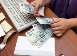 Главбух крупной таганрогской фирмы нелегально «заработала» более двух миллионов рублей Главбух крупной таганрогской фирмы нелегально «заработала» более двух миллионов рублей