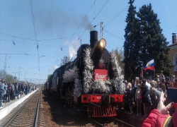 "Постой, паровоз": ретро-поезд "Победа" приторомозил в Таганроге "Постой, паровоз": ретро-поезд "Победа" приторомозил в Таганроге