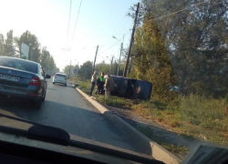 Таганрожцы зафиксировали ДТП с перевернутыми легковушками Таганрожцы зафиксировали ДТП с перевернутыми легковушками