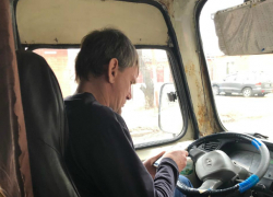 Водитель маршрутки в Таганроге сначала обкурил пассажиров, потом выгнал из салона Водитель маршрутки в Таганроге сначала обкурил пассажиров, потом выгнал из салона