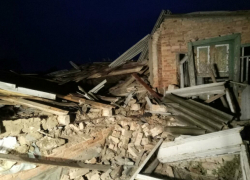 Мужчина на почве ревности к супруге решил подорвать дом недалеко от Таганрога Мужчина на почве ревности к супруге решил подорвать дом недалеко от Таганрога