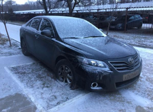 В Таганроге прохожие наказали водителя иномарки за неправильную парковку В Таганроге прохожие наказали водителя иномарки за неправильную парковку