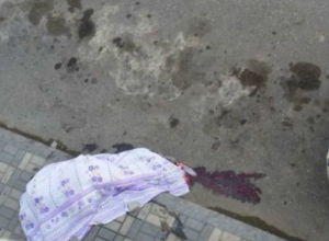 В Таганроге на улице Шаумяна парень упал с крыши В Таганроге на улице Шаумяна парень упал с крыши
