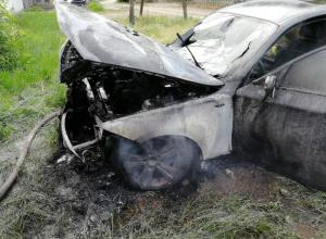 Красавец BMW сгорел в Таганроге Красавец BMW сгорел в Таганроге