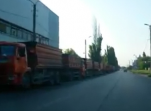 Таганрожцы предложили властям выделить большегрузам отдельную парковку Таганрожцы предложили властям выделить большегрузам отдельную парковку