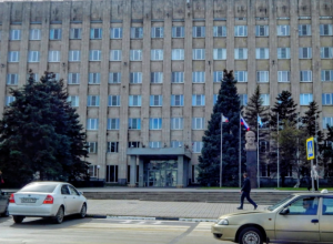 В Белом доме Таганрога загорелся шестой этаж В Белом доме Таганрога загорелся шестой этаж