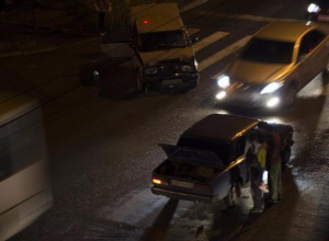 Два ребенка пострадали в ночном ДТП в Таганроге Два ребенка пострадали в ночном ДТП в Таганроге