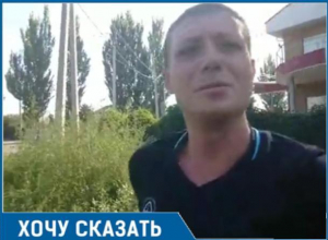 Неугомонный помощник депутата Андрей Кудрявцев гуляет по Таганрогу и наблюдает, как в нем бурно произрастает трава Неугомонный помощник депутата Андрей Кудрявцев гуляет по Таганрогу и наблюдает, как в нем бурно произрастает трава