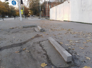 Парковки Таганрога: появляются новые, но с изъяном Парковки Таганрога: появляются новые, но с изъяном
