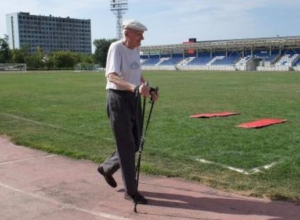 95-летний пенсионер Вадим Терновой получит золотой значок ГТО 95-летний пенсионер Вадим Терновой получит золотой значок ГТО